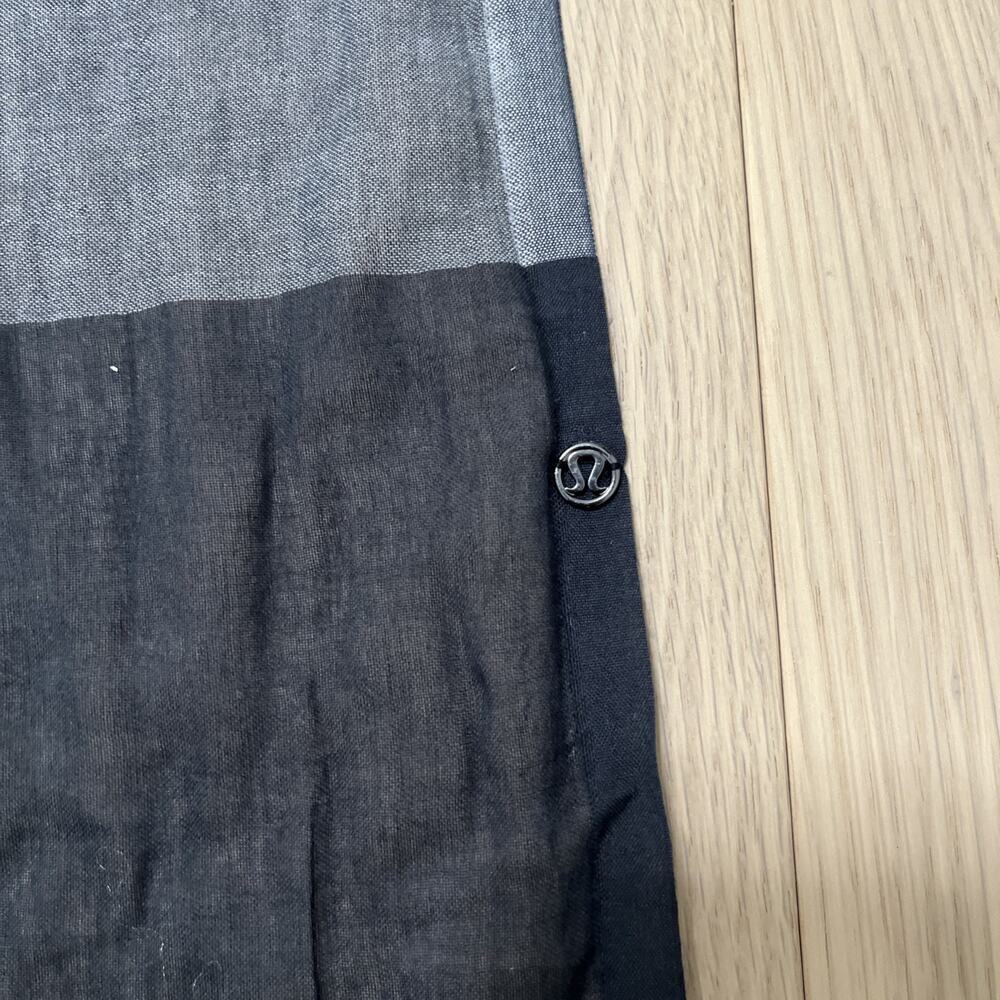 2015/2016 Black/Grey/White LULULEMON Sun to Moon Tassle Scarf - Picture 2 of 9